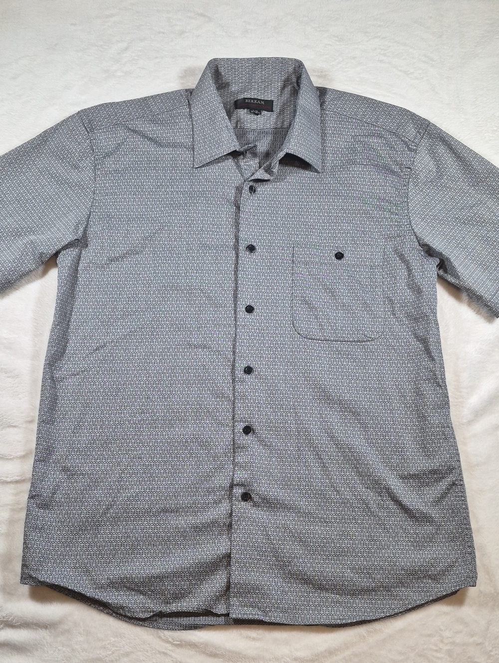 Men's Short-Sleeve Button-Down Shirt in Light Gray by Banana Republic